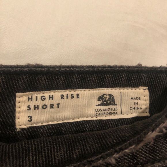 Bullhead high rise jean shorts 3 - Picture 4 of 4